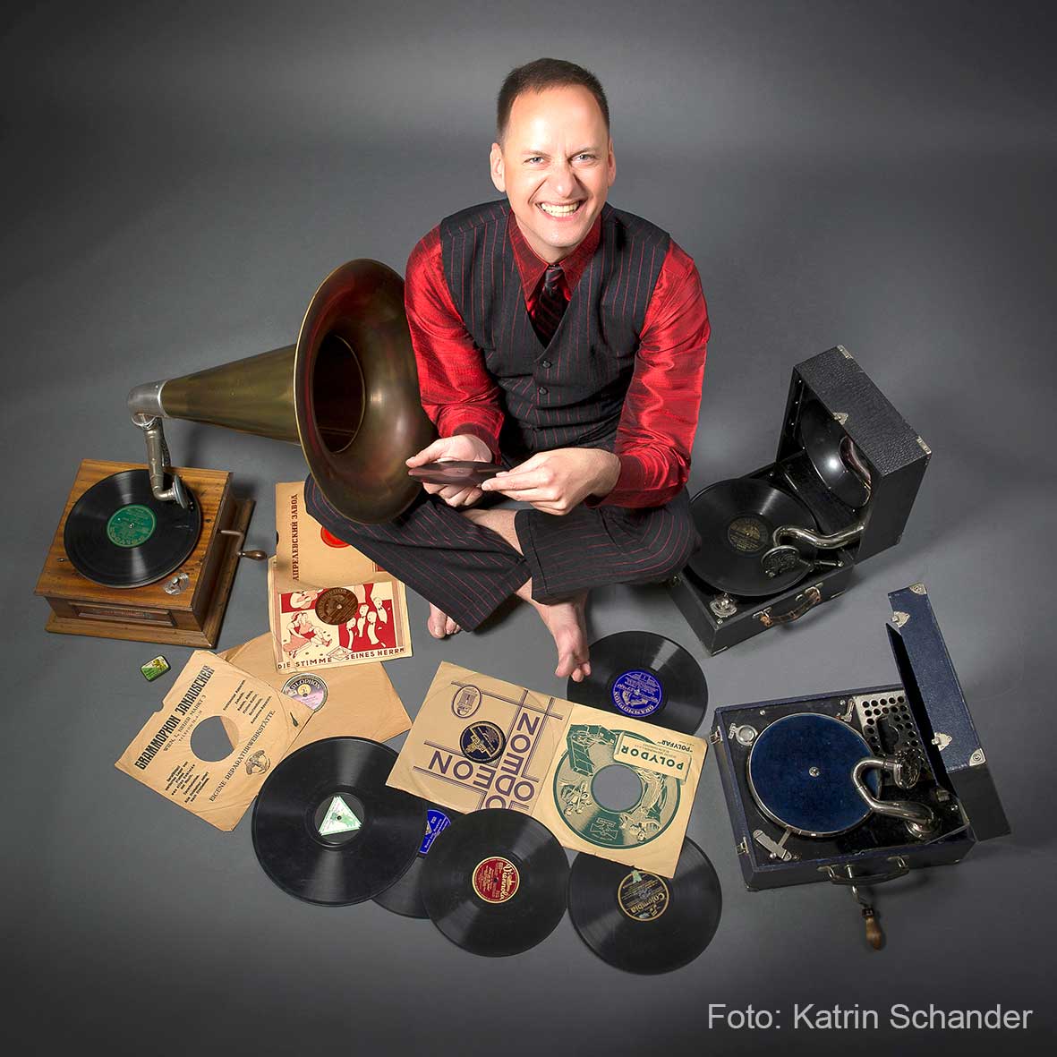 Jo-van-Nelsen-Grammophonlesungen-3.2_Foto-Katrin-Schander-WEB